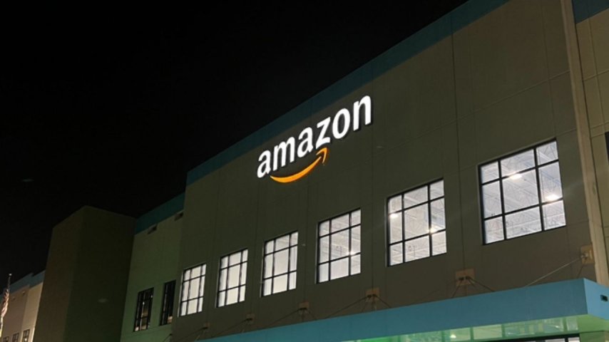 Jeff Bezos'a bak sen! Amazon kendi cep telefonu markasını çıkarıyor