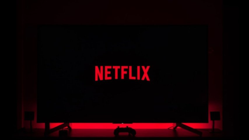 Netflix, dizi ve film bağımlılarına daha az reklam gösterecek