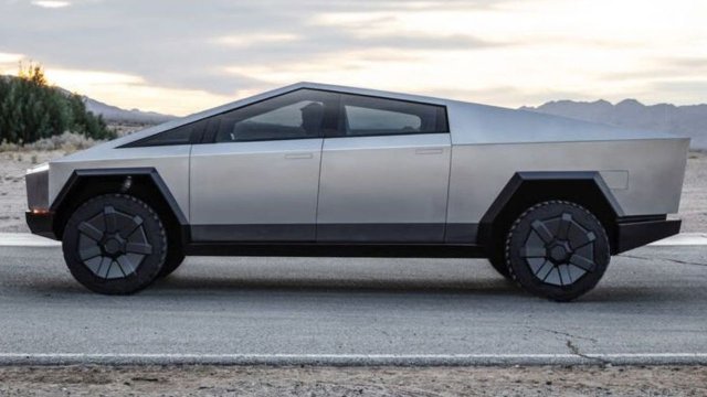 Elon Musk'tan geri adım! Cybertruck sahipleri 1 yıl içinde aracını satabilecek