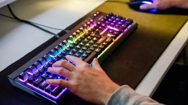 Oyun Klavyeleri ve Klavye Tepki Süresi Hangi Özellikler Önemli?