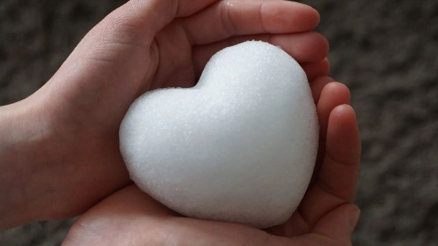 Beyaz Kalp Emoji Anlamı Nedir? Kullanım Rehberi