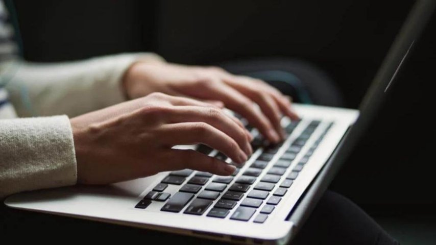 Laptop Klavyesi ve Ergonomi Sağlıklı Yazma İçin İpuçları