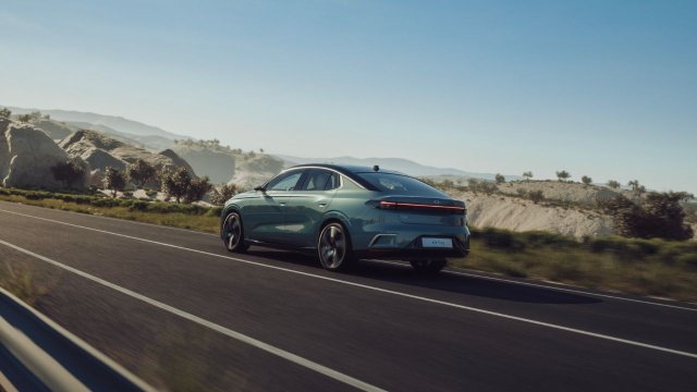 TOGG Sedan Modeli T10F Fastback Tanıtıldı: Yenilikçi Tasarım ve Üstün Özelliklerle Tanışın