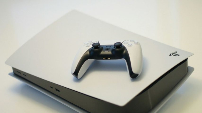 Sony, Microsoft'u solladı! PlayStation 5 satışları, XBOX'un 2 katını aştı