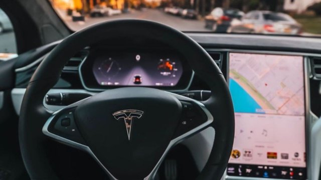 Rusya'da otonom araçların kazaya karışması durumunda kimin suçlu olacağı açıklandı