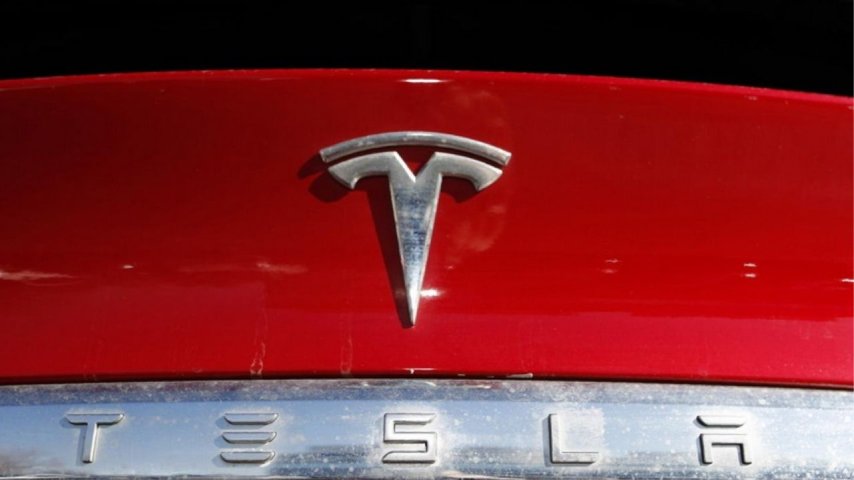 Tesla, yazı tipi sorunuyla 2 milyon aracını geri çağıracak