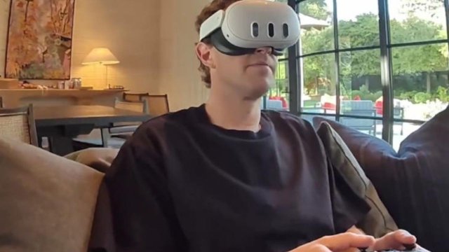 Mark Zuckerberg, Vision Pro için açtı ağzını yumdu gözünü!