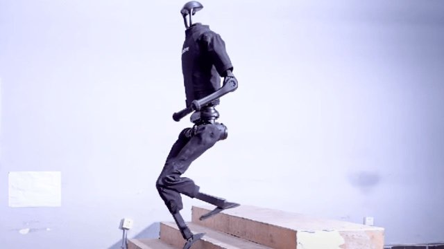 İnsansı robot Unitree Robotics H1 hız rekoru kırdı ve dans etti