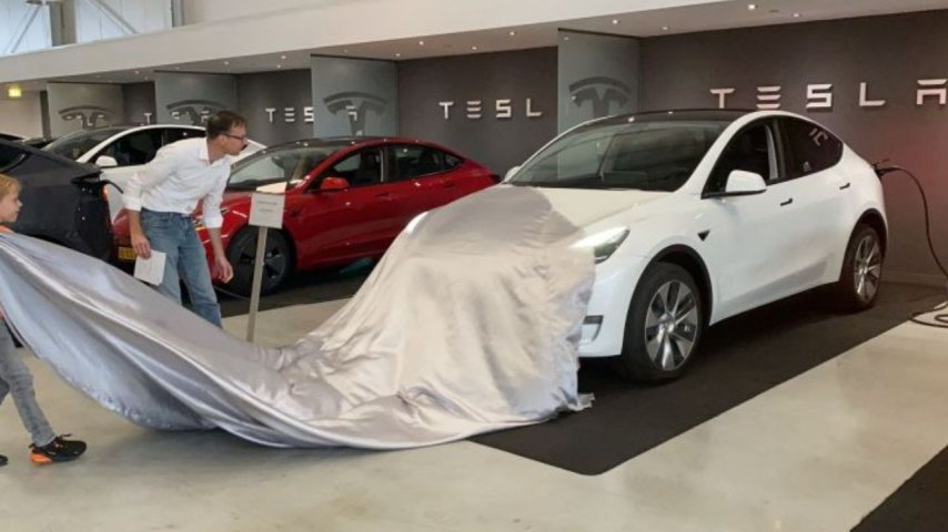 Tesla, üretimini azalttı ama halen dünyanın en büyüğü!