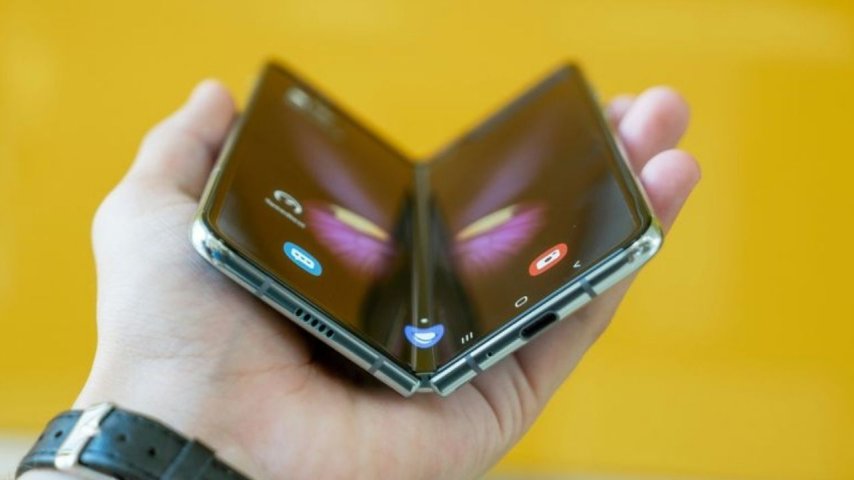 İlk katlanabilir iPhone çıkış tarihi belli oldu