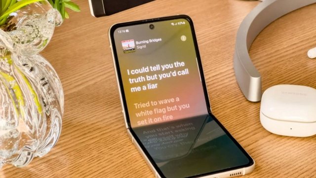 Apple katlanabilir ve esnek ekranlı ürünleri geliştirmeye başladı