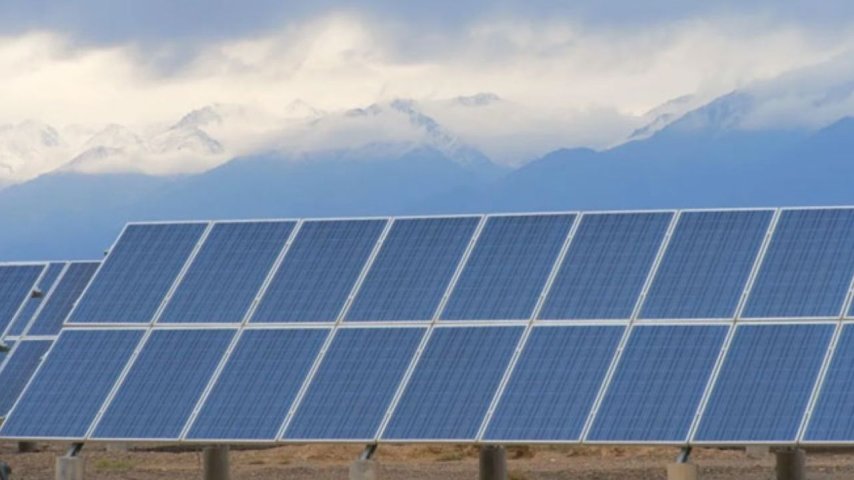 Dünyanın en büyük güneş enerjisi tarlası açıldı