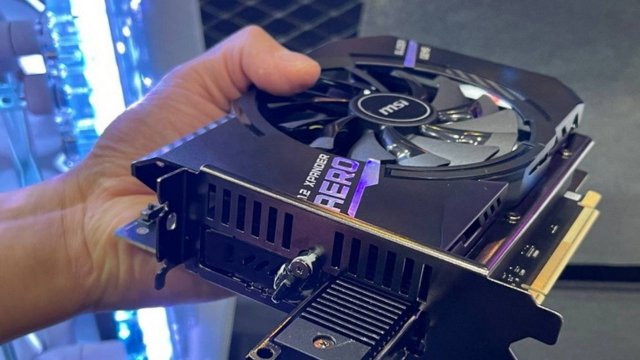 MSI, ekran kartına benzeyen Xpander-Aero Slider Gen 5 genişletme kartını tanıttı
