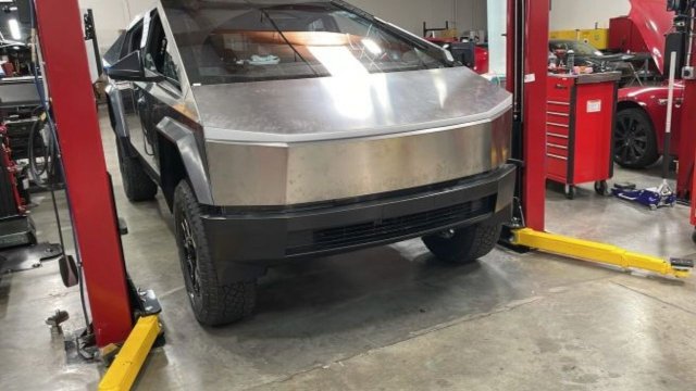 İlk Tesla Cybertruck sahiplerine ücretsiz çekiş motoru değişimi teklif edildi