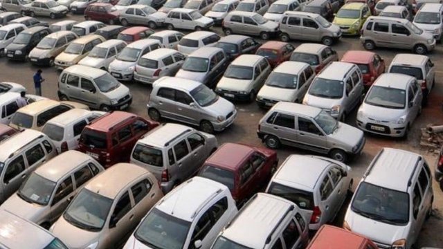 Araba fiyatları düşer mi 2024? İkinci el araç fiyatları düşecek mi?