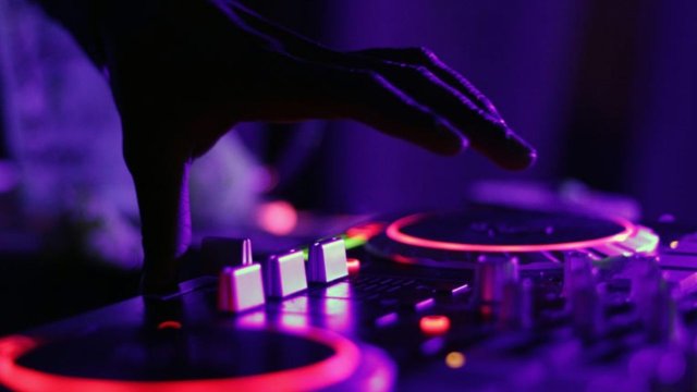 YouTube ve SESAC barıştı! Adele ve Nirvana geri dönüyor