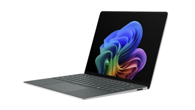 Microsoft, SIM Yuvası olan yeni Surface Laptop 5G'yi Tanıttı