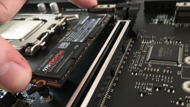 Anakarta Kaç SSD Takılır? En az Kaç GB olması gerekir?