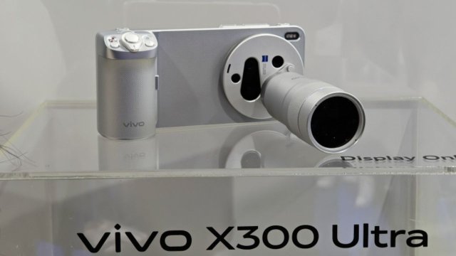 Apple görmesin! Vivo, X300 Ultra kamera telefonunu tanıttı