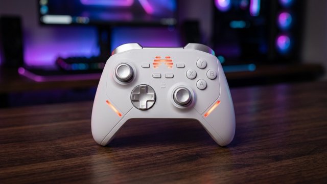 Beitong KP20 TMR Joystick Kablosuz Beyaz Oyun Kolu İncelemesi