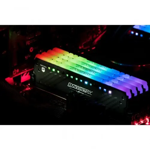 Ballistix BLT8G4D26BFT4K Bellek 