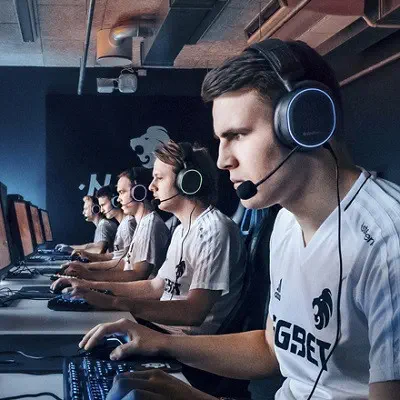 Steelseries 61507  Arctis 5 White Gaming Kulaklık (2019 Edition) 