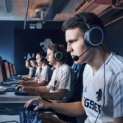 Steelseries 61504 Arctis 5 Black Gaming Kulaklık (2019 Edition)