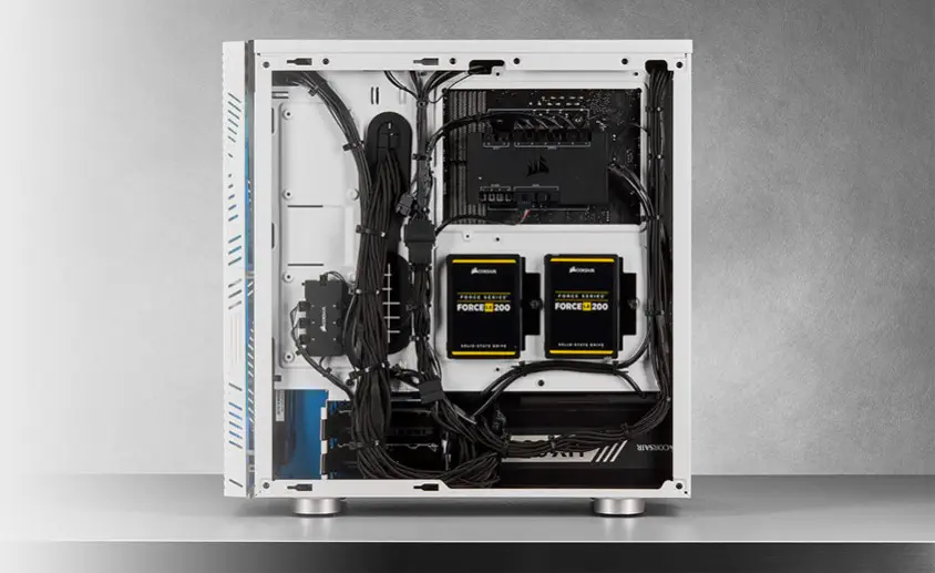 Corsair 275R Airflow CC-9011182-WW ATX Mid-Tower Gaming Kasa