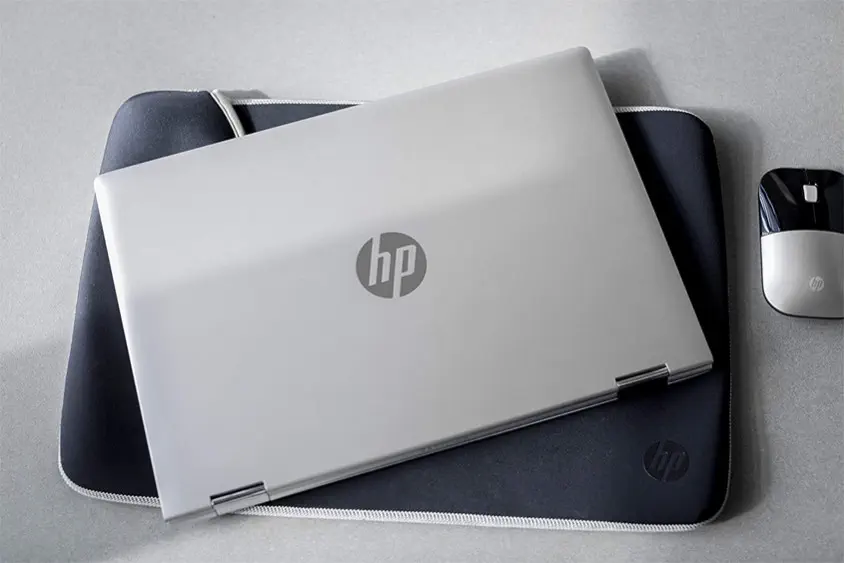 HP Neopren 2UF62AA 15.6″ Siyah/Gümüş Notebook Kılıfı