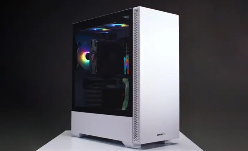Lian Li Lancool 205 Beyaz Mid-Tower ATX Gaming Kasa
