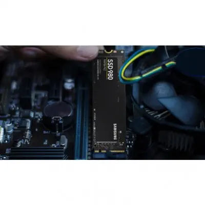 Samsung 980 MZ-V8V250BW 250GB NVMe M.2 SSD Disk