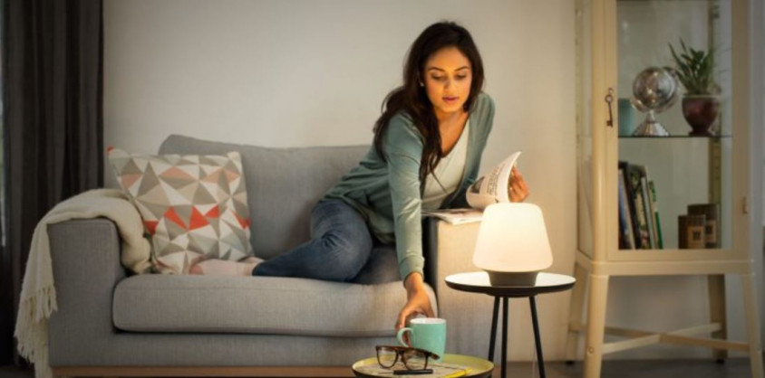 Philips Hue Wellness Masa Lambası