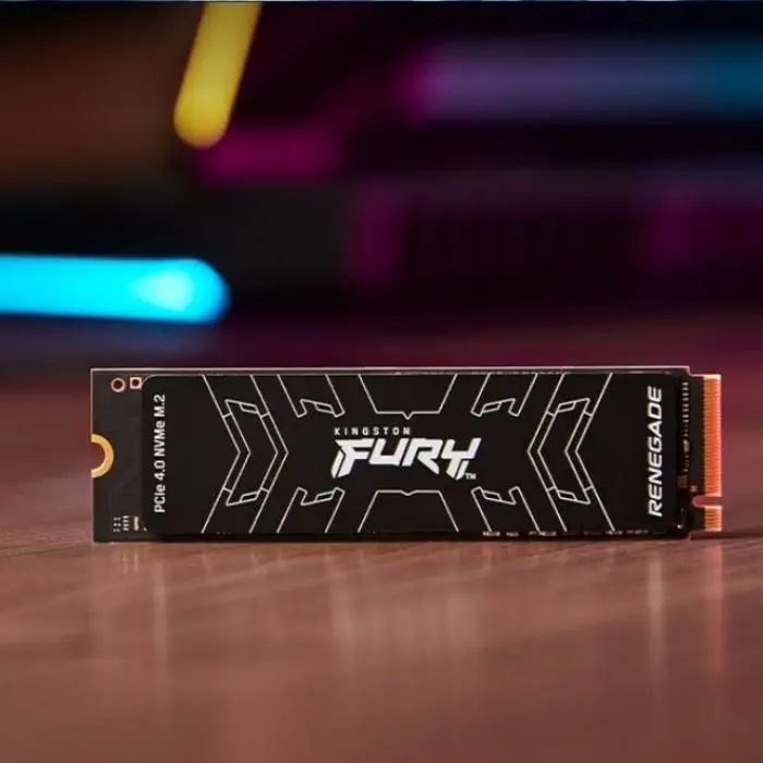 Kingston Fury Renegade SFYRS/1000G 1TB SSD Disk + Cooler Master Oracle Air M.2 NVME PCIe Harici SSD Kutusu