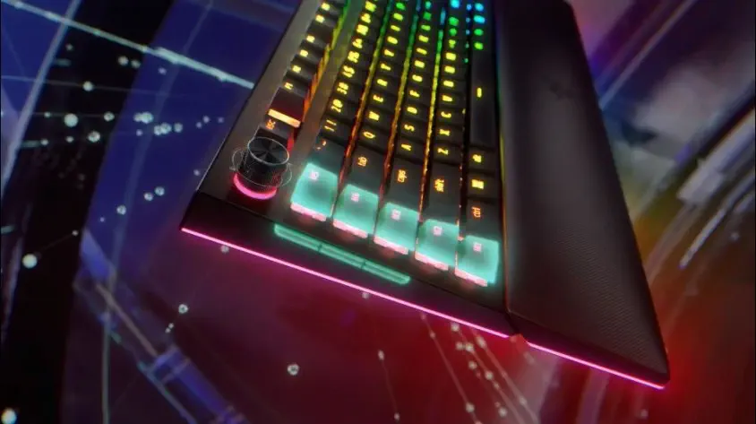 Razer BlackWidow V4 Pro RZ03-04680100-R3M1 Kablolu Mekanik Gaming Klavye