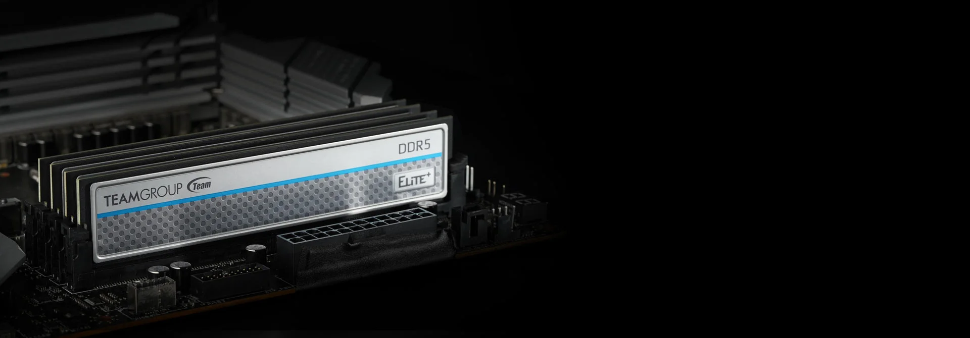 Team Elite Plus 16 GB (1x16GB) 5600 MHz DDR5 U-DIMM RAM 