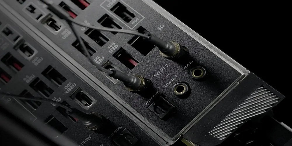 ASUS ROG STRIX B850-F GAMING WIFI AMD B850 Soket AM5 DDR5 8000+(OC)MHz ATX Gaming (Oyuncu) Anakart