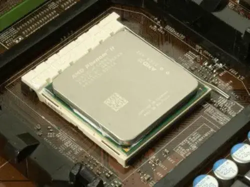 AMD PHENOM II X4 925 (2.8GHz) 8MB 938p