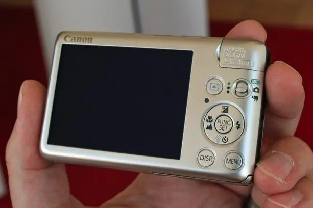 CANON IXUS 120 IS 12.1 MP FOTOĞRAF MAKİNESİ