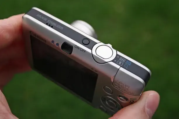 CANON IXUS 100 IS DİJİTAL FOTOĞRAF MAKİNESİ