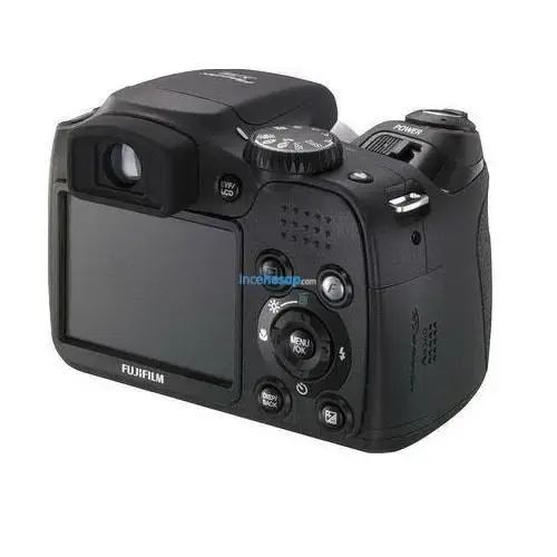 FUJIFILM FINEPIX-S5700 7.1 MP 10X OPTİK ZOOM 2.5″ LCD SİYAH ( 2Gb Hafıza Kartı ve Çanta Hediyeli )