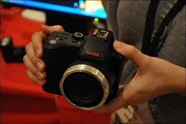 KODAK EASYSHARE Z980 12MP 24X OPTİK ZOOM FOT. MAK.