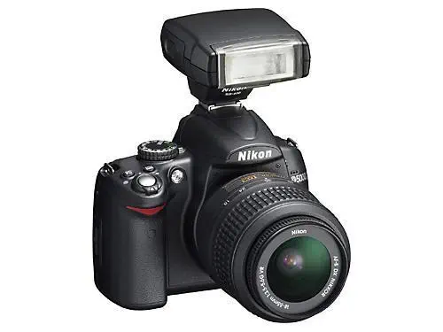NIKON D5000 12.3Mp, 2.7″LCD SIYAH+18-55mm LENS HEDİYE