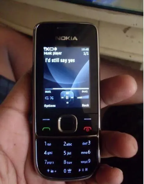 NOKIA 2700