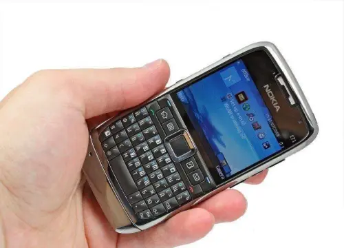 NOKIA E71 
