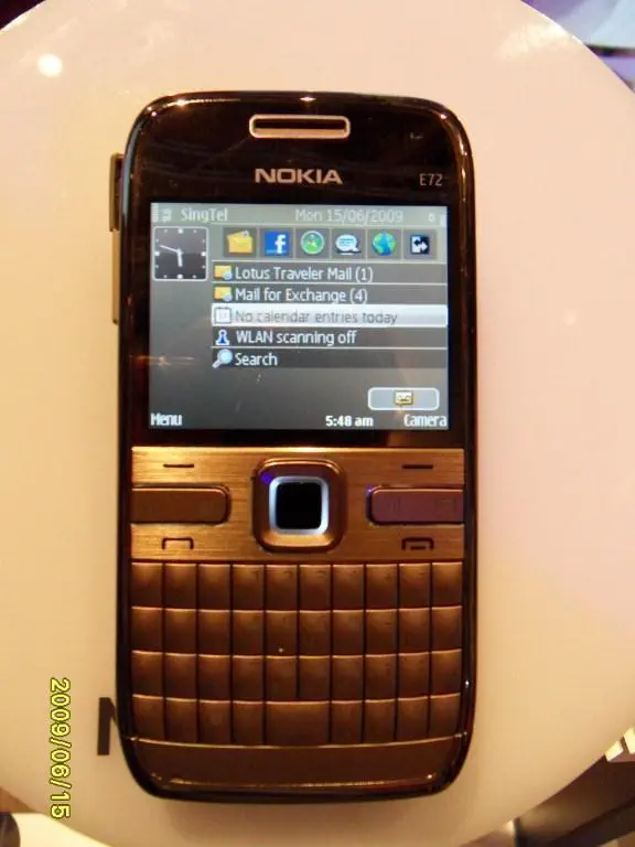 NOKIA E72 