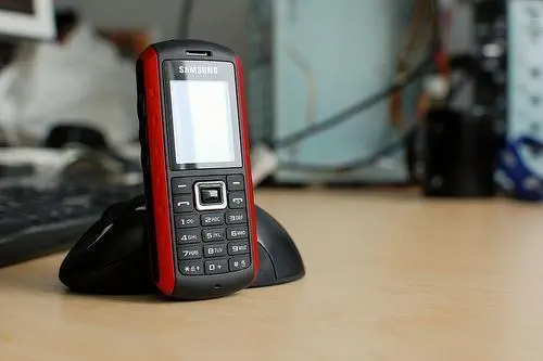 SAMSUNG B2100