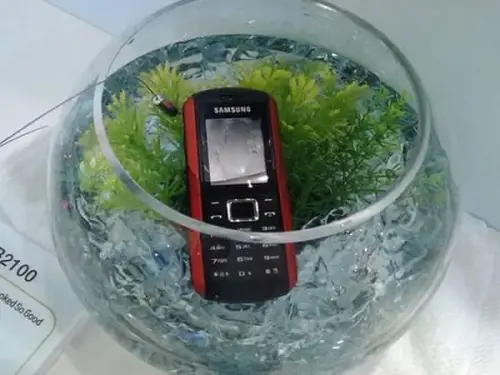 SAMSUNG B2100