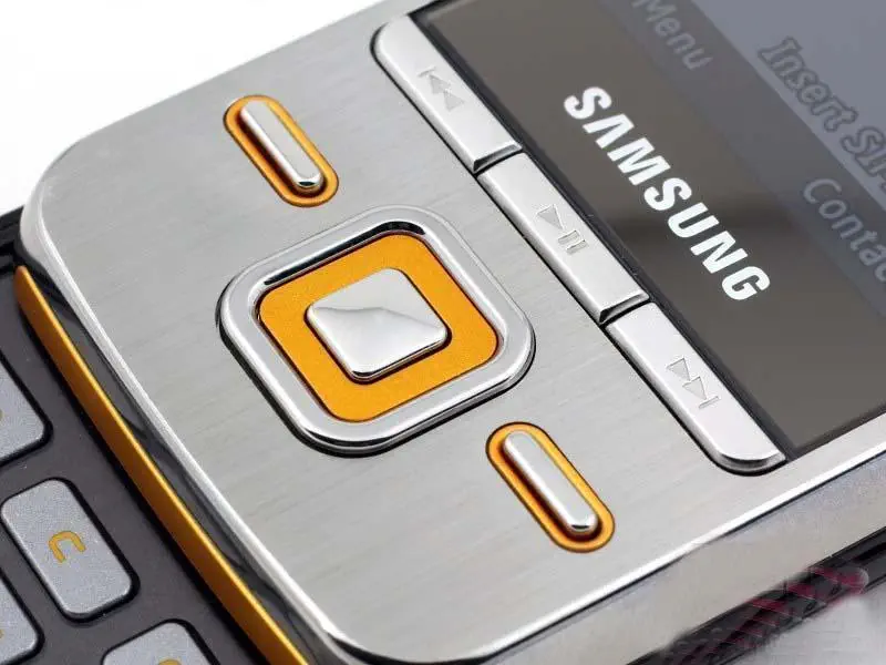 SAMSUNG M3200