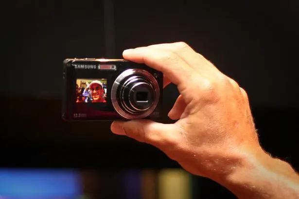 SAMSUNG ST550 12.0 MP DİJİTAL FOTOĞRAF MAKİNESİ