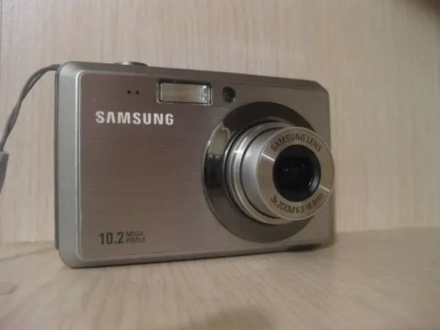 SAMSUNG ES55 10.2 MP DİJİTAL FOTOĞRAF MAKİNESİ